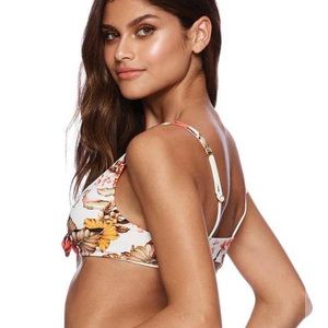 Beach Bunny Isla Bralette Flpr NWT